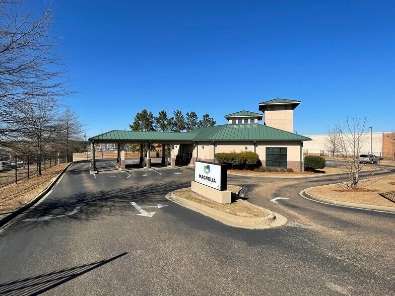 139 Plaza Dr, Brandon, MS à louer - Photo de l’immeuble – Image 2 sur 21