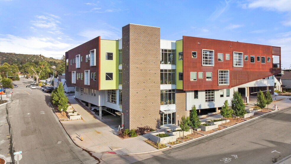 202 6th St, Castle Rock, CO à louer - Photo de l’immeuble – Image 1 sur 12