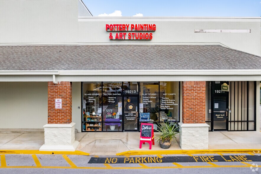19211-19247 N Dale Mabry Hwy, Lutz, FL à louer - Photo de l’immeuble – Image 3 sur 11
