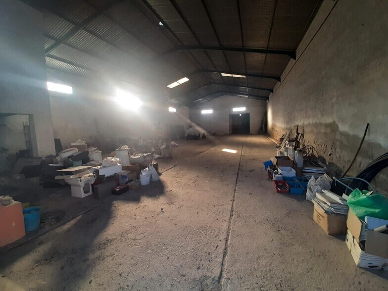 Industriel/Logistique dans Malpartida de Cáceres à vendre - Photo de l’immeuble – Image 2 sur 8