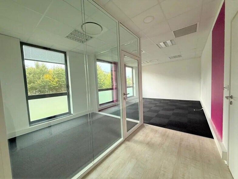 Bureau dans Besançon à vendre - Photo de l’immeuble – Image 2 sur 12