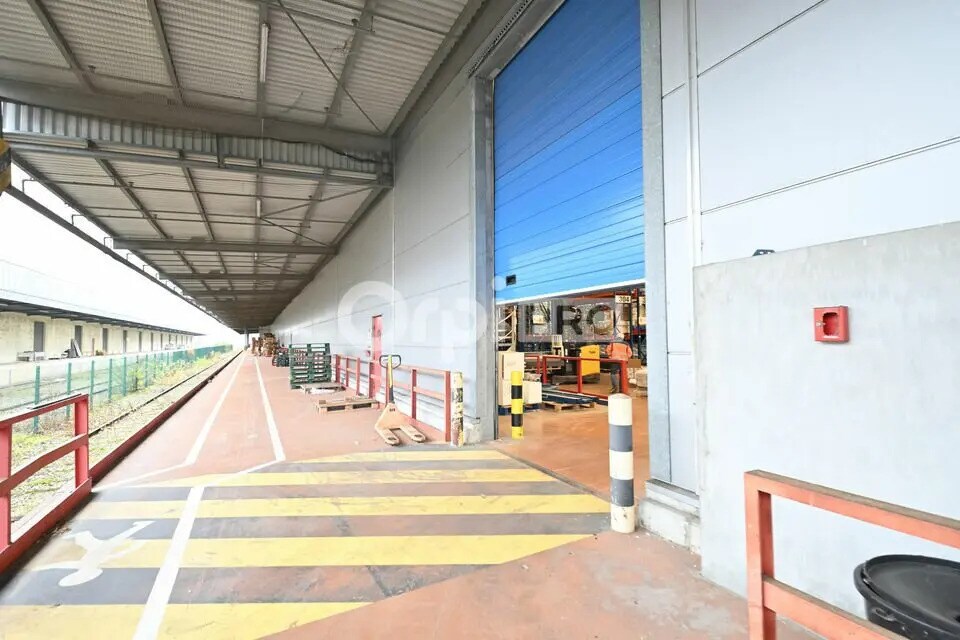 Industriel/Logistique dans Saint-Quentin-Fallavier à louer Photo de l’immeuble– Image 1 sur 3