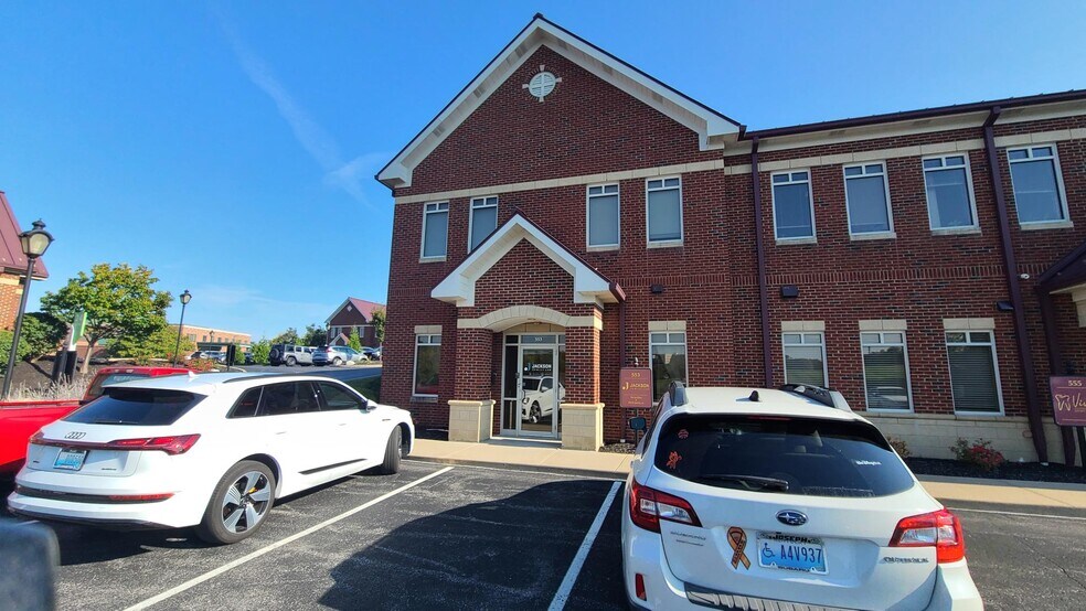 553 Centre View Blvd, Crestview Hills, KY à vendre - Photo de l’immeuble – Image 2 sur 4