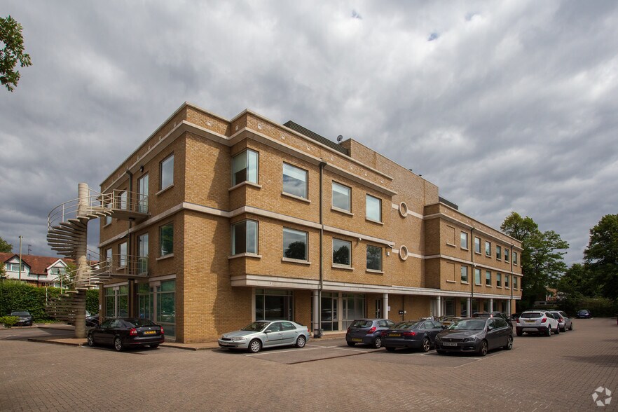 42-50 Hersham Rd, Walton On Thames à louer - Photo principale – Image 1 sur 1