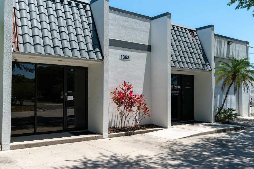 1363 22nd St N, Saint Petersburg, FL à louer - Photo de l’immeuble – Image 2 sur 4