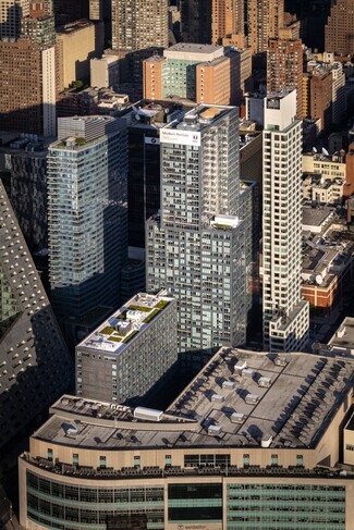 Plus de détails pour 606 W 57th St, New York, NY - Local commercial à louer