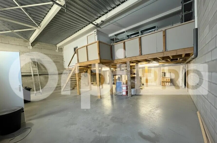 Local d'activités dans Neuilly-sur-Marne à vendre - Photo intérieure – Image 2 sur 5