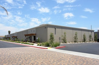 Plus de détails pour 1537 E McFadden Ave, Santa Ana, CA - Industriel/Logistique à louer