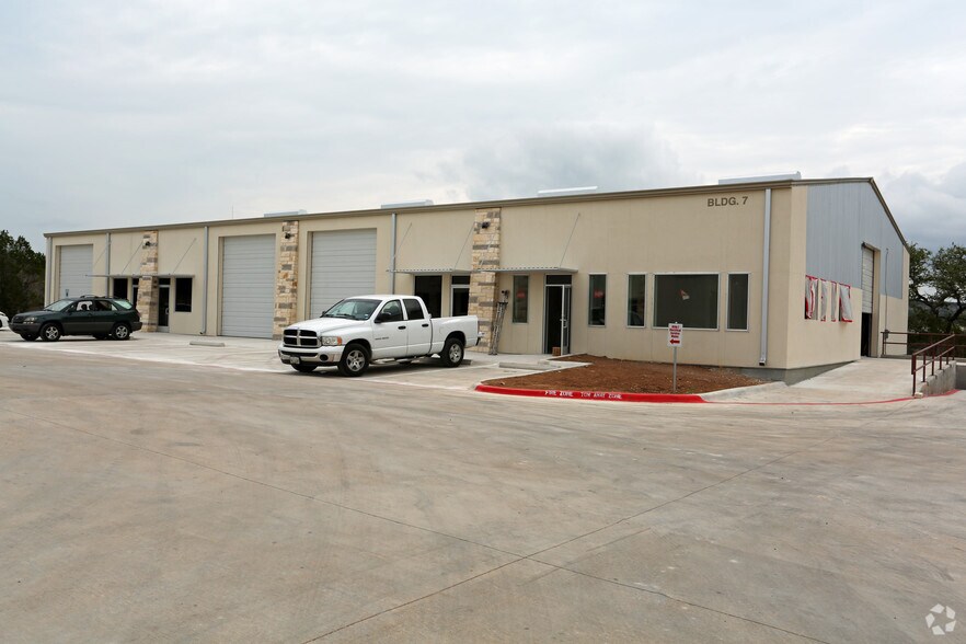 5200 Electric Ave, Spicewood, TX à louer - Photo de l’immeuble – Image 2 sur 7