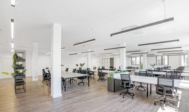 142 Central St, Londres à louer Photo intérieure– Image 1 sur 6