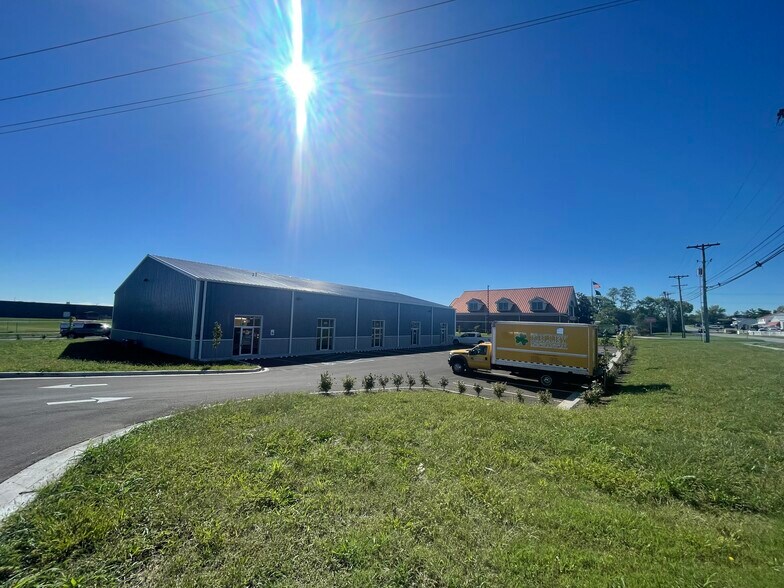 101 John C Watts dr, Nicholasville, KY à vendre - Photo de l’immeuble – Image 1 sur 19