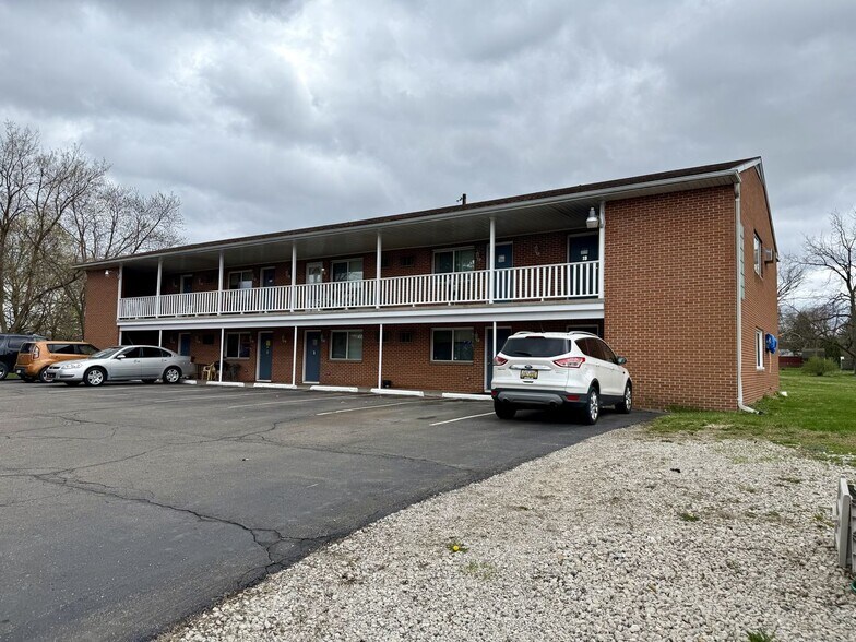 618 Renker Rd, Lansing, MI à vendre - Photo de l’immeuble – Image 3 sur 11