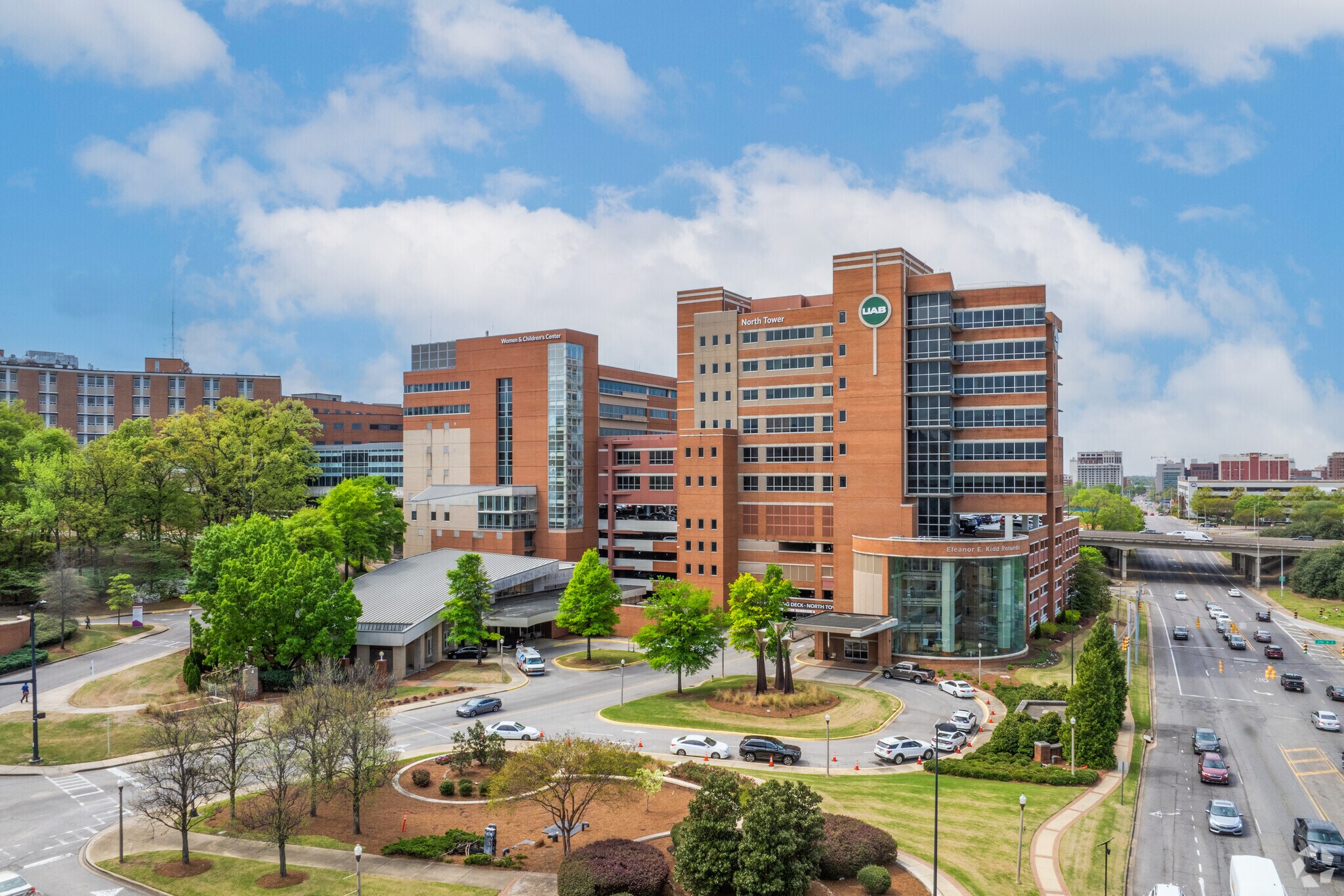 800 Saint Vincents Dr, Birmingham, AL à louer Photo principale– Image 1 sur 35