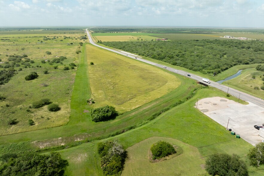 Highway 35, Tivoli, TX à vendre - Photo de l’immeuble – Image 3 sur 5