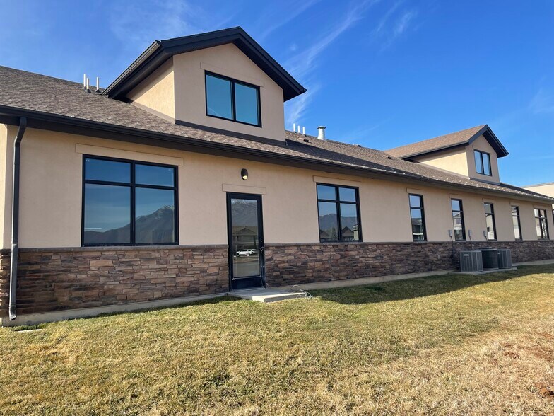 1834 E 3100 N, Layton, UT à vendre - Photo de l’immeuble – Image 2 sur 7