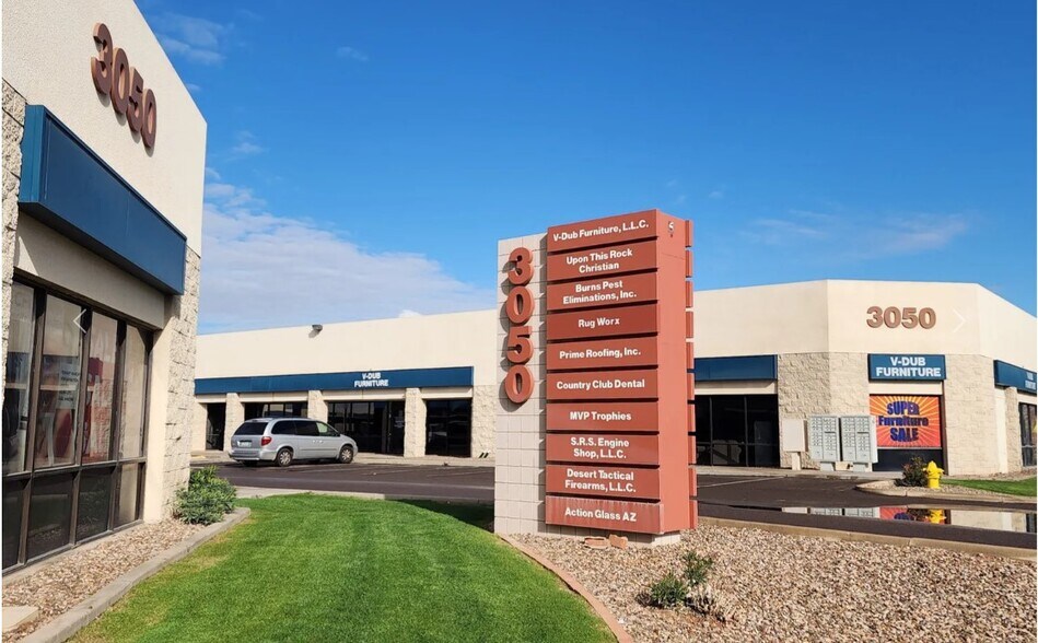3050 S Country Club Dr, Mesa, AZ à louer - Photo de l’immeuble – Image 2 sur 10