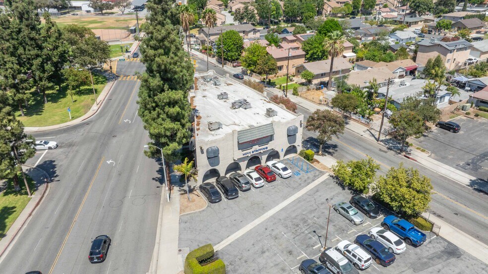 218 Glendora Ave, La Puente, CA à vendre - Photo de l’immeuble – Image 3 sur 68