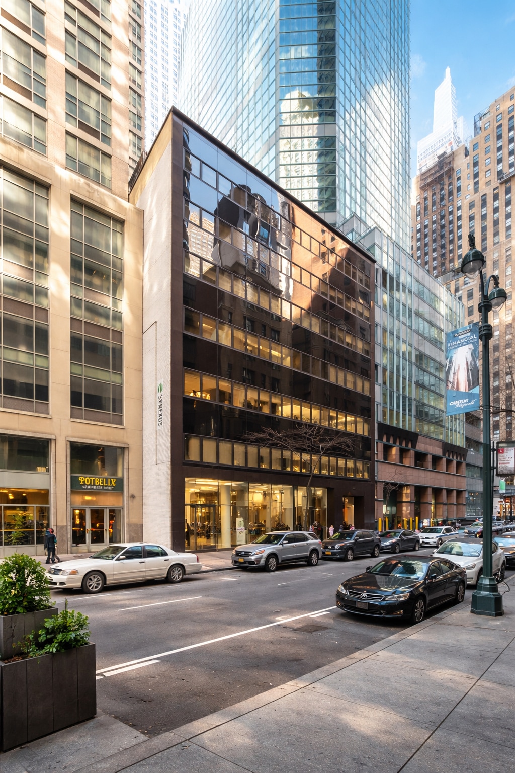 144 E 44th St, New York, NY à louer Photo principale– Image 1 sur 11