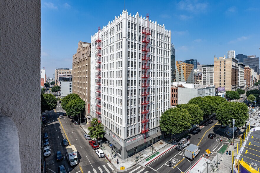 122 E 7th St, Los Angeles, CA à louer - Photo principale – Image 1 sur 22