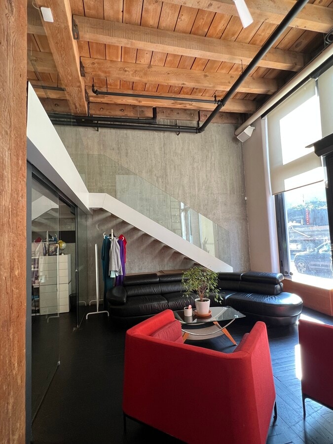 57-63 Cordova St E, Vancouver, BC V6A 1K3 - Lot 57-63 -  - Photo intérieure - Image 1 of 4