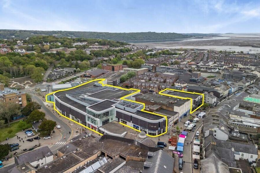 The Menai Centre portefeuille de 2 biens à vendre sur LoopNet.fr - Photo de l’immeuble – Image 3 sur 7
