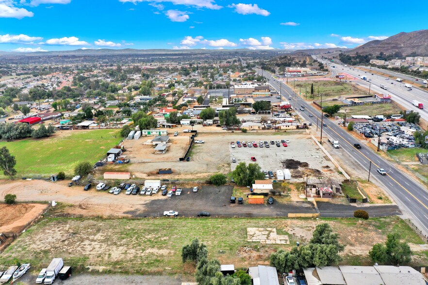 7072 Mission Blvd, Jurupa Valley, CA à vendre - Photo de l’immeuble – Image 2 sur 2