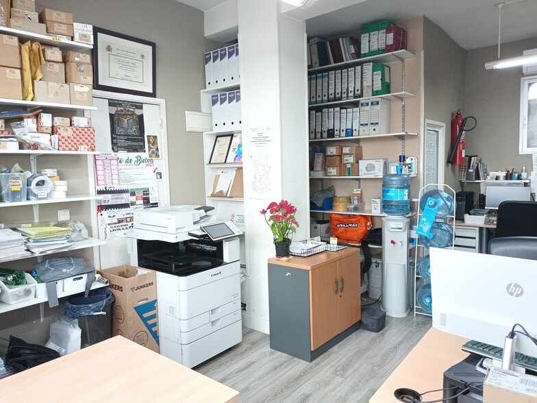 Immeuble residentiel dans Madrid, Madrid à vendre - Photo intérieure – Image 1 sur 4