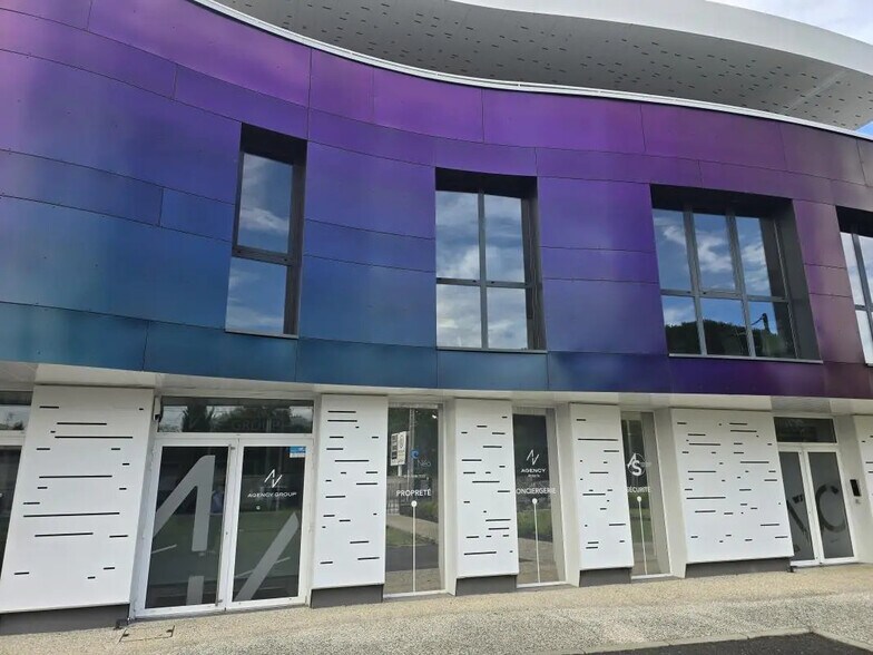 Bureau dans Eysines à louer - Photo de l’immeuble – Image 2 sur 4