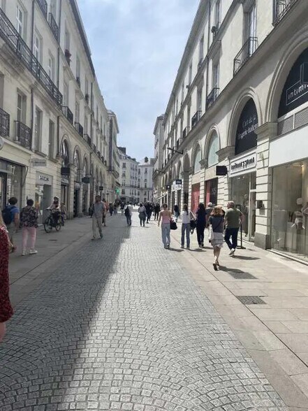 Local commercial dans Nantes à louer - Photo de l’immeuble – Image 1 sur 1