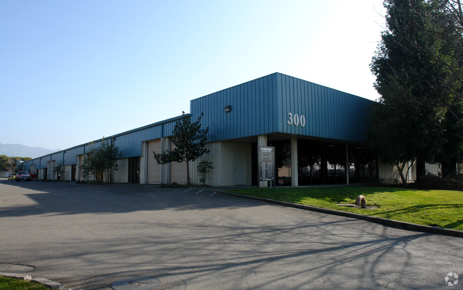 3200 Dutton Ave, Santa Rosa, CA à louer - Photo principale – Image 1 sur 6
