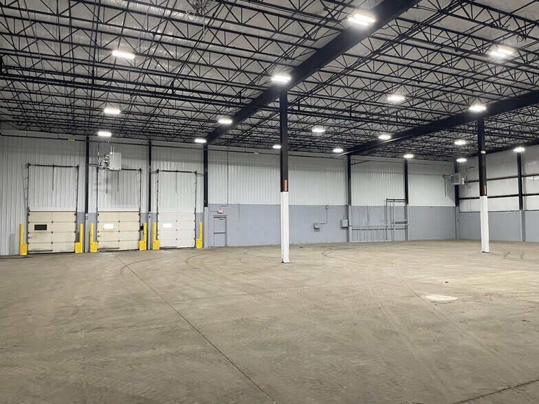 700 Lunar End Dr, Wapakoneta, OH à louer - Photo de l’immeuble – Image 3 sur 3