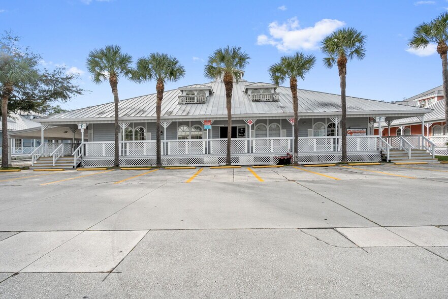 1342 Colonial Blvd, Fort Myers, FL à vendre - Photo de l’immeuble – Image 2 sur 2