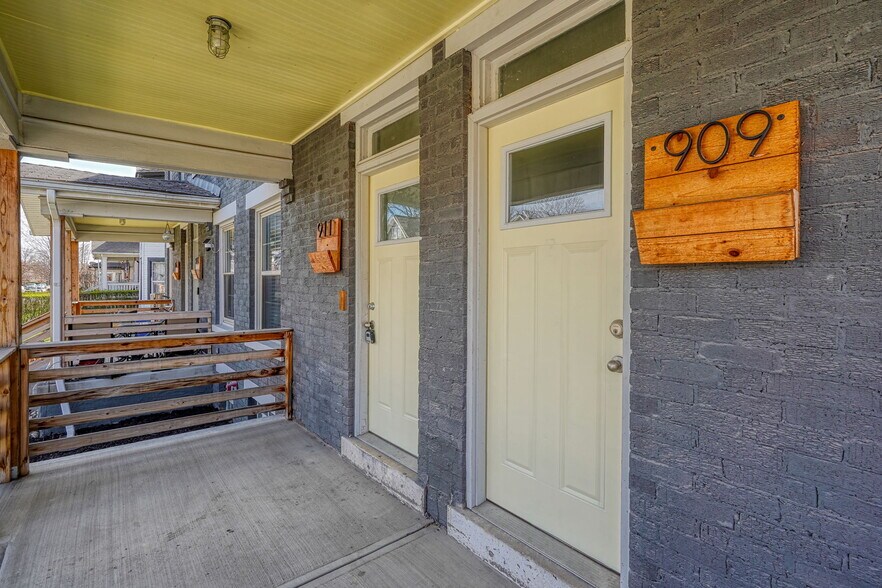909 Wilson Ave, Columbus, OH à vendre - Photo de l’immeuble – Image 2 sur 9