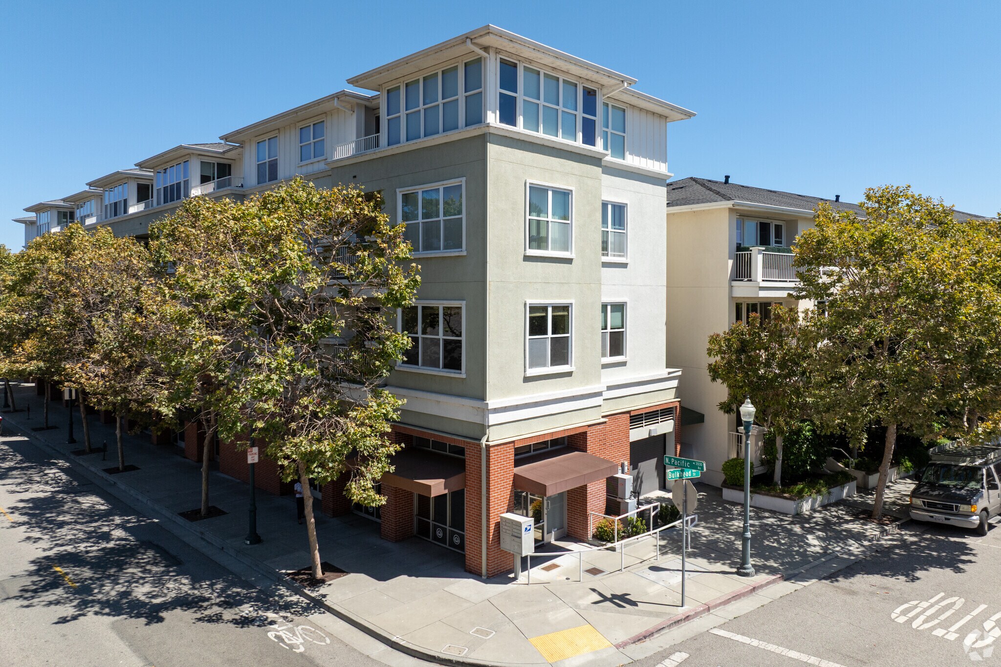 2030 N Pacific Ave, Santa Cruz, CA à vendre Photo de l’immeuble– Image 1 sur 10