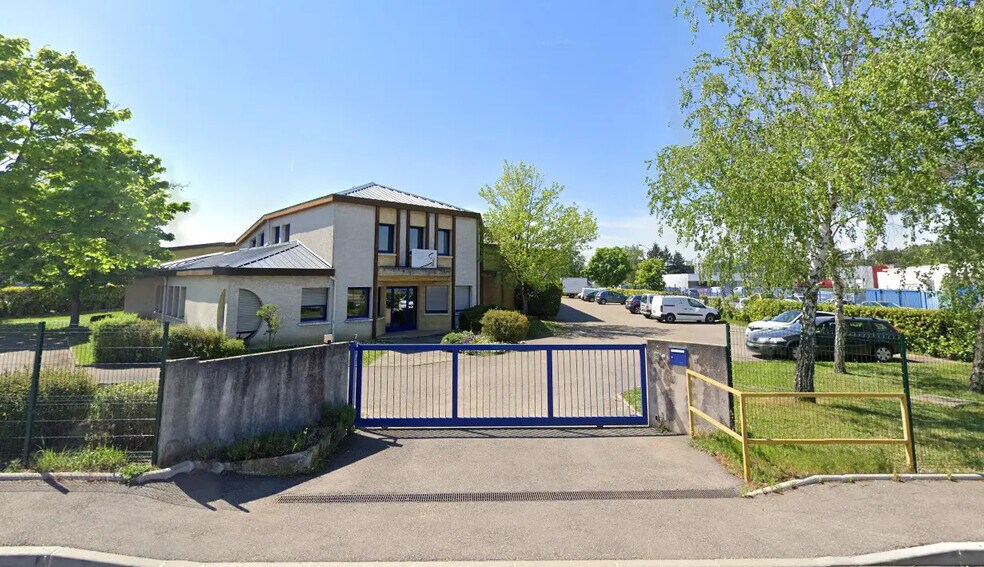 Local d’activités dans Lentilly à louer - Photo de l’immeuble – Image 1 sur 7