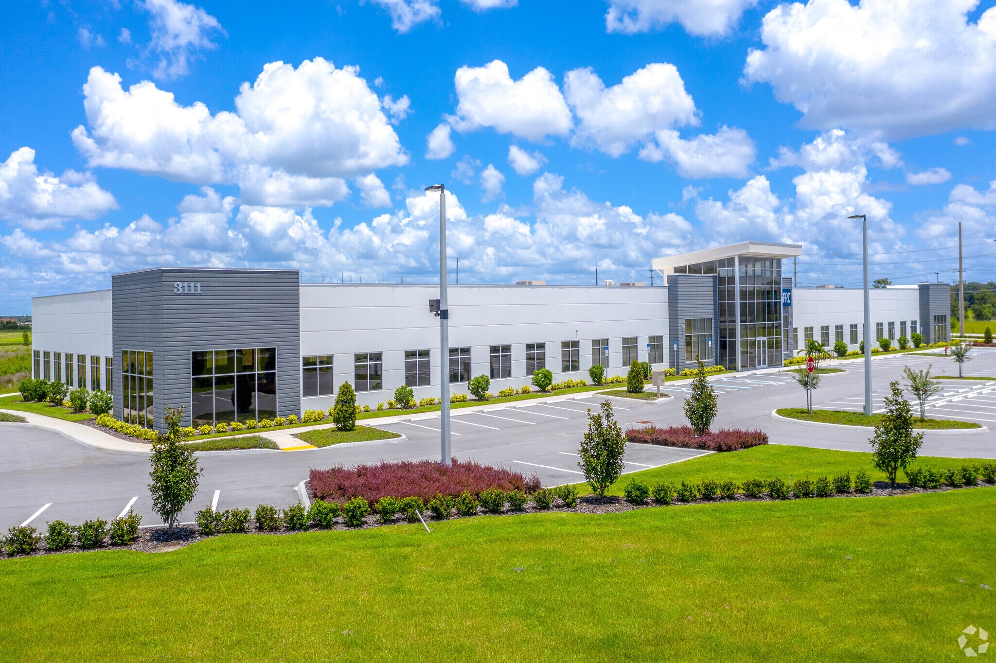 3111 W Pipkin Rd, Lakeland, FL à louer Photo de l’immeuble– Image 1 sur 9