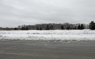 Plus de détails pour N18W24128 Riverwood Dr, Pewaukee, WI - Terrain à louer