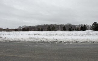 Plus de détails pour N18W24128 Riverwood Dr, Pewaukee, WI - Terrain à louer