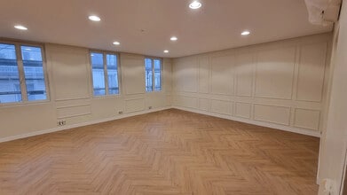 Bureau dans Paris à louer Photo de l’immeuble– Image 2 sur 12