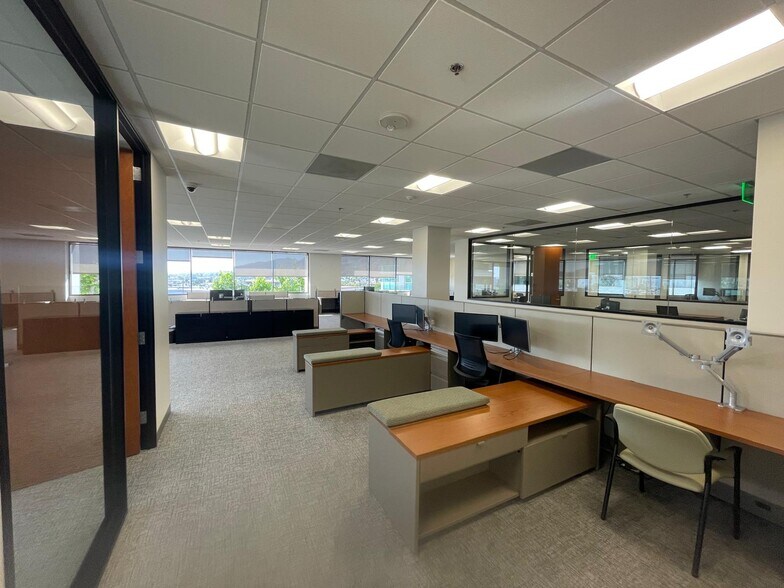 700 N Central Ave, Glendale, CA à louer - Photo de l’immeuble – Image 2 sur 19