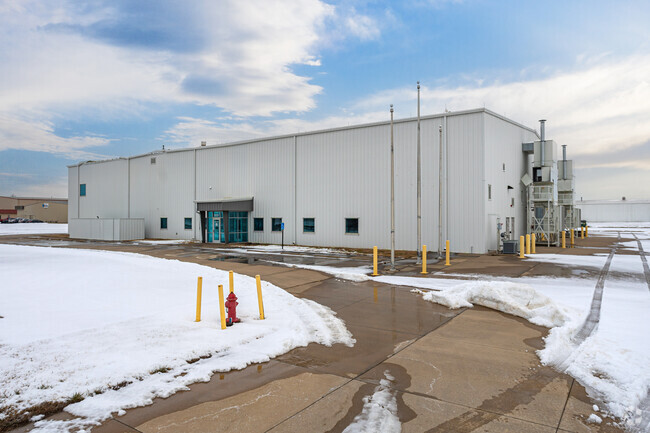 Plus de détails pour 620 N Oliver Rd, Newton, KS - Industriel/Logistique à vendre