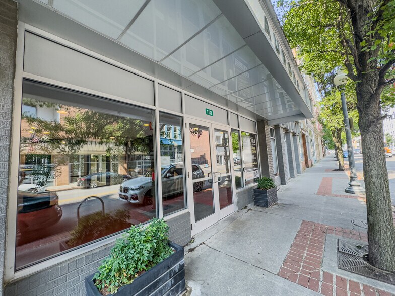 110 Campbell Ave SW, Roanoke, VA à vendre - Photo de l’immeuble – Image 3 sur 23