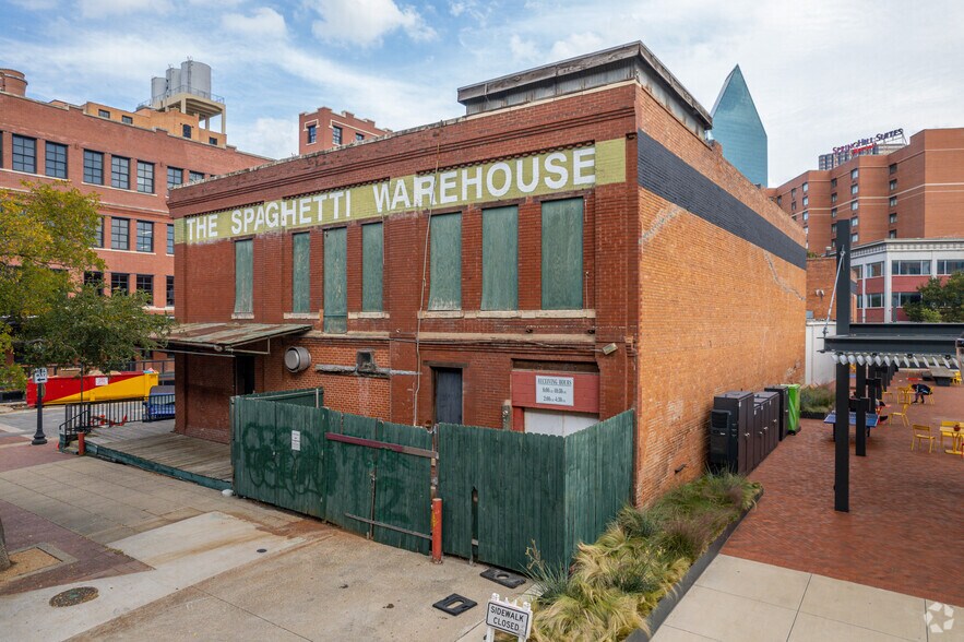 1815 N Market St, Dallas, TX à louer - Photo de l’immeuble – Image 3 sur 6