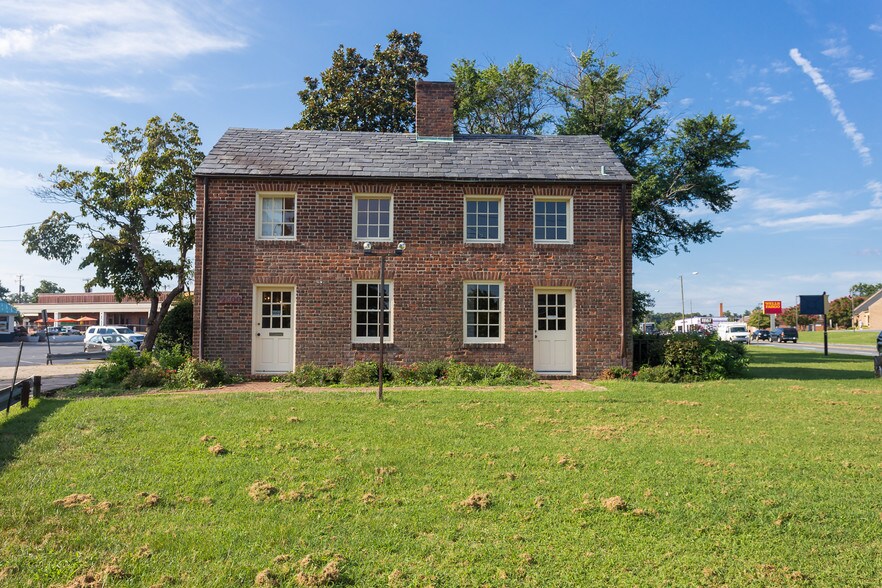 2800 Princess Anne St, Fredericksburg, VA à louer - Photo principale – Image 1 sur 21