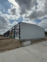 8081 Old Bastrop Rd, New Braunfels, TX à louer Photo intérieure– Image 1 sur 1