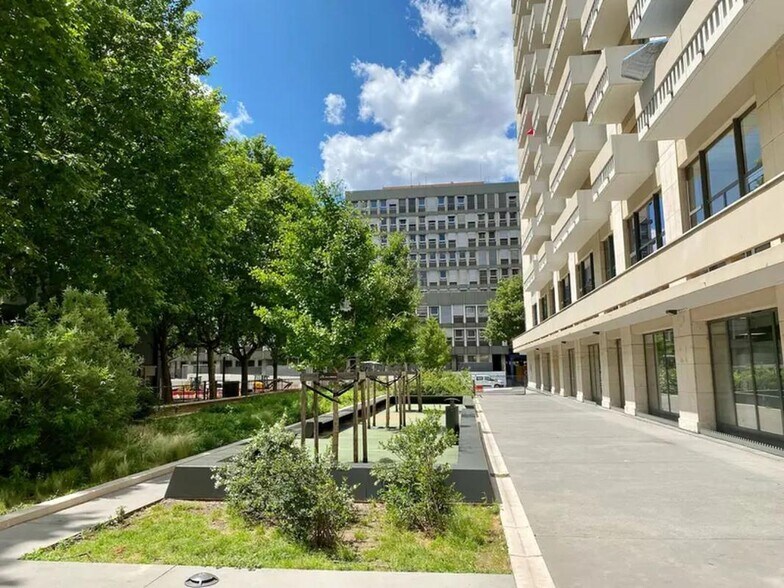 10 Rue Des Cuirassiers, Lyon à louer - Photo de l’immeuble – Image 3 sur 10