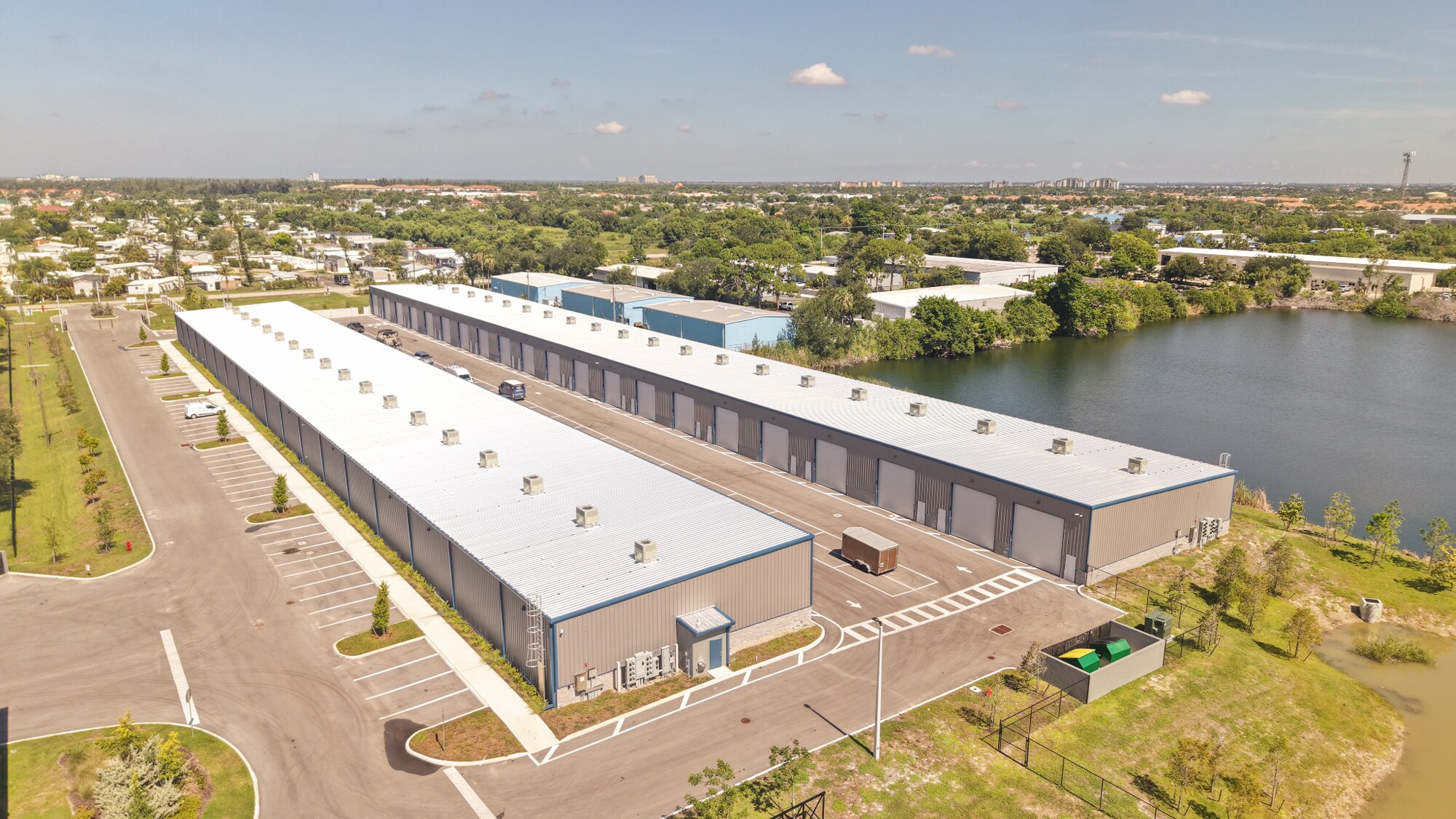 Beaches Business Park portefeuille de 2 biens à vendre sur LoopNet.fr Photo de l’immeuble– Image 1 sur 10