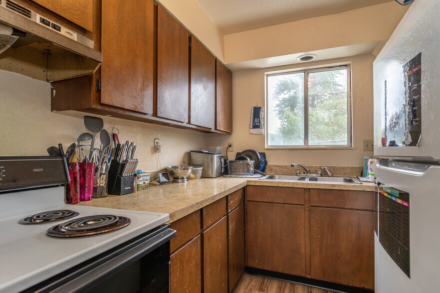 275 NW Rose St, Winston, OR à vendre - Photo intérieure – Image 3 sur 5