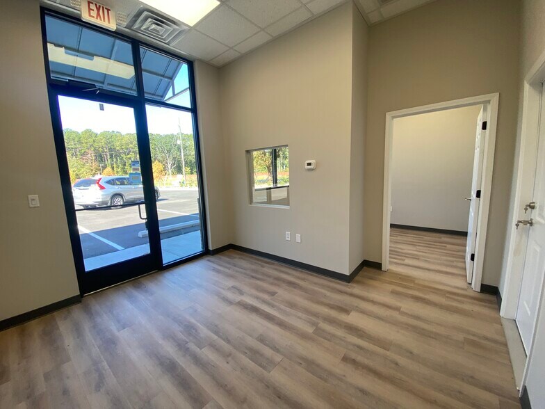 508 Miles Jamison Rd, Summerville, SC à louer - Photo de l’immeuble – Image 2 sur 8
