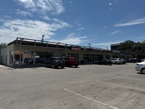 2441-2453 Nacogdoches Rd, San Antonio, TX à louer Photo de l’immeuble– Image 1 sur 11